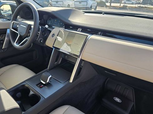 New 2025 Land Rover Discovery Sport S image 12