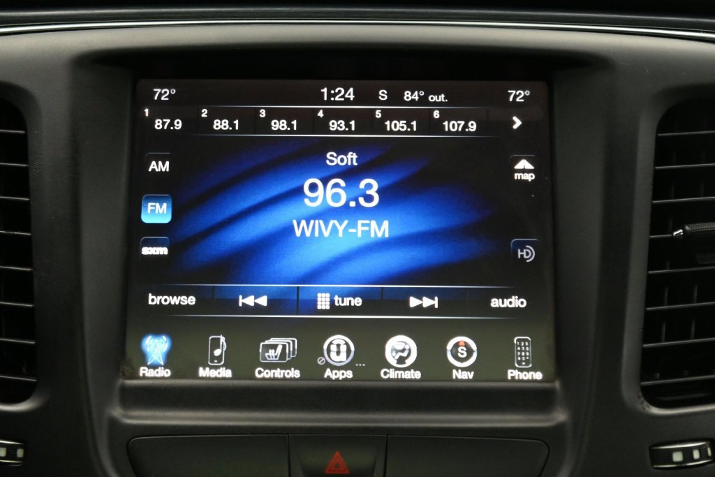 Used 2015 Chrysler 200 S w/ Navigation & Sound Group I FWD image 21
