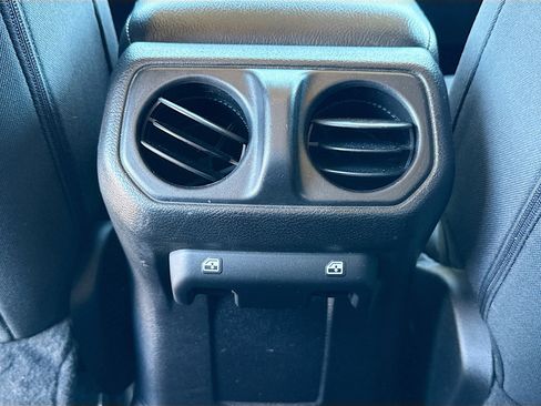 Used 2020 Jeep Gladiator Sport w/ Quick Order Package 24S image 19