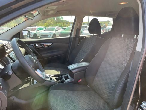 Used 2020 Nissan Rogue Sport SV image 12