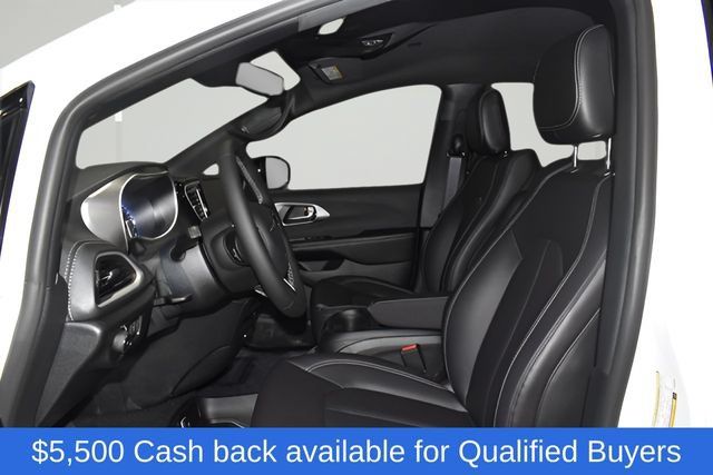 New 2026 Chrysler Pacifica Select FWD image 12