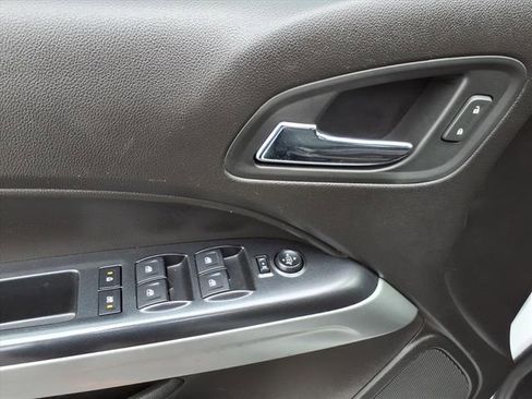 Used 2017 Chevrolet Colorado LT image 31