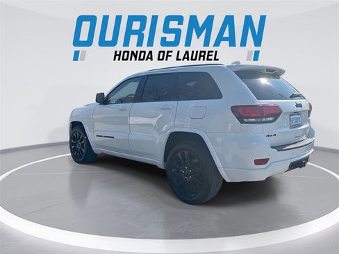 Used 2020 Jeep Grand Cherokee Altitude image 6