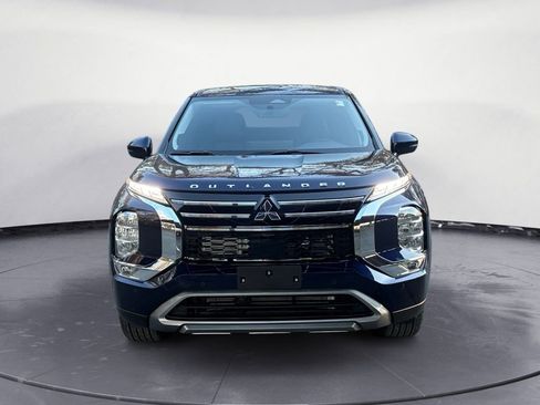 New 2026 Mitsubishi Outlander SE image 8