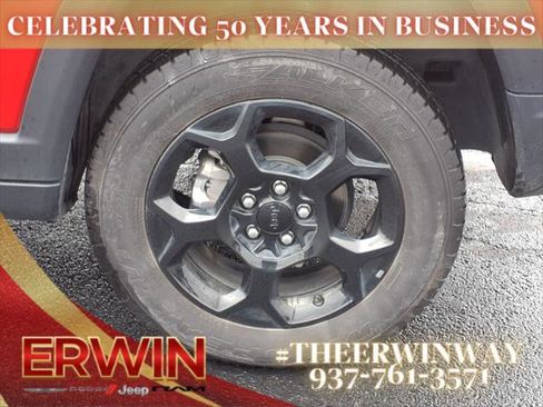 Used 2023 Jeep Compass Trailhawk image 9