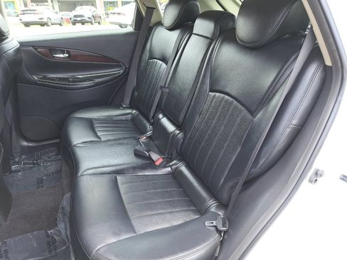 Used 2016 INFINITI QX50 2WD w/ Deluxe Touring Package image 14