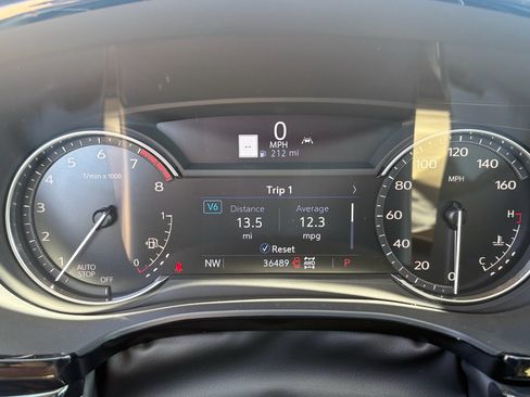 Used 2024 Cadillac XT6 Premium Luxury AWD/4WD image 15
