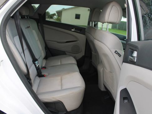 Used 2018 Hyundai Tucson SE FWD image 28