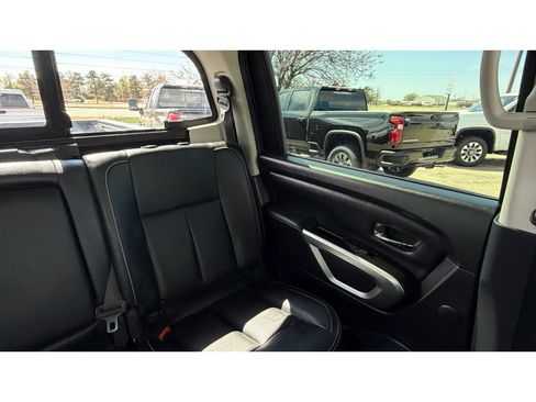 Used 2019 Nissan Titan PRO-4X w/ Pro-4x Convenience Package AWD/4WD image 23