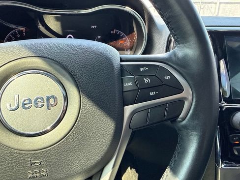 Used 2019 Jeep Grand Cherokee Altitude AWD/4WD image 32
