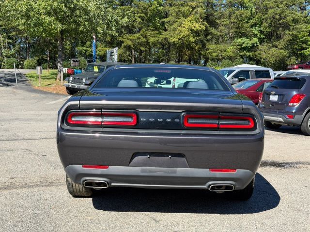 Used 2016 Dodge Challenger SXT RWD image 6