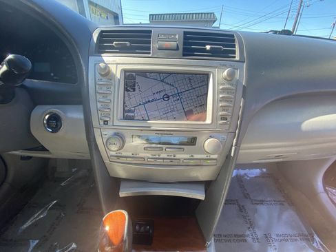 Used 2011 Toyota Camry XLE image 39