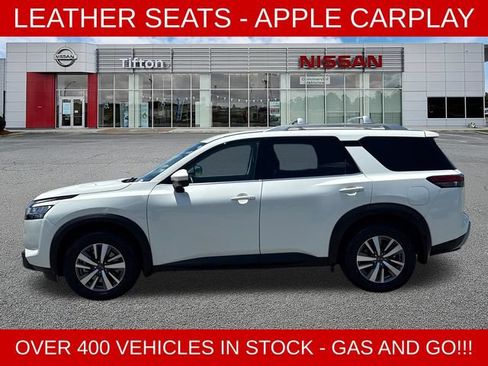 Used 2023 Nissan Pathfinder SL FWD image 4