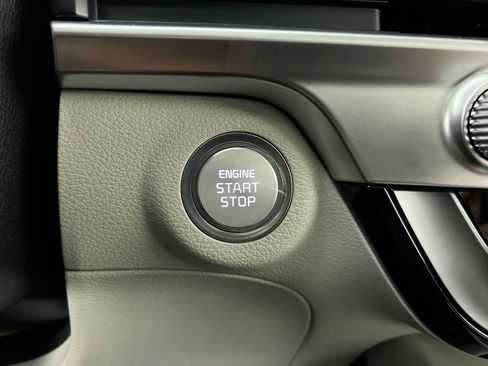 Certified 2024 Kia Telluride S w/ S Sunroof Package FWD image 22