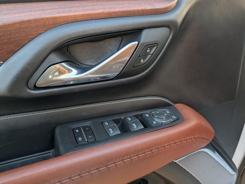 Used 2023 GMC Yukon Denali Ultimate image 36