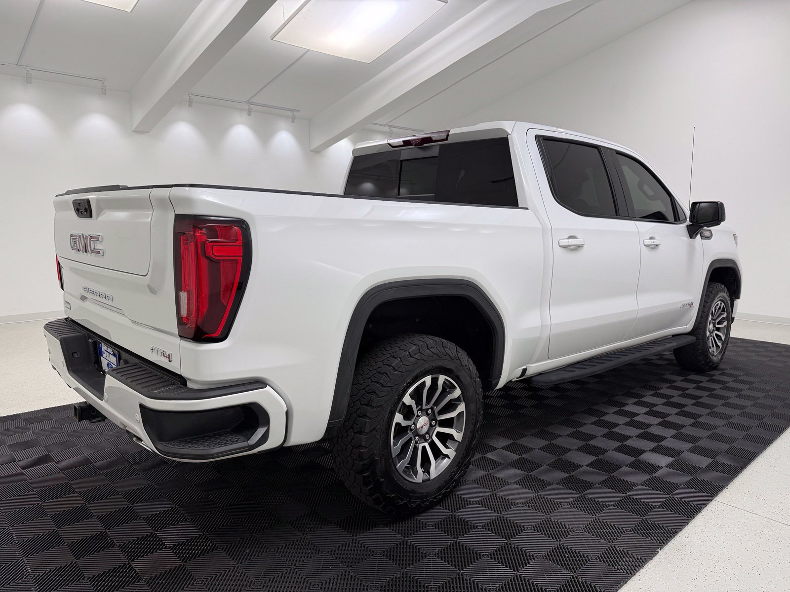 Used 2022 GMC Sierra 1500 AT4 w/ AT4 Premium Package AWD/4WD image 7