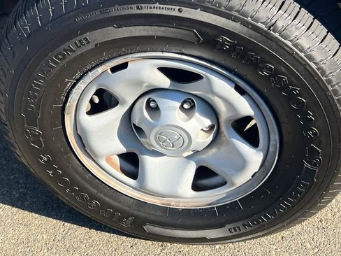 Used 2022 Toyota Tacoma SR RWD image 15