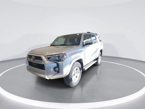 Used 2020 Toyota 4Runner SR5 Premium w/ Moonroof Package AWD/4WD image 4