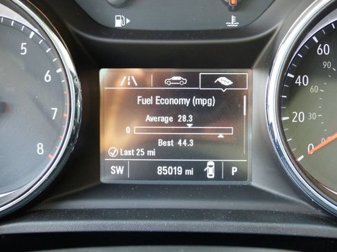 Used 2019 Buick Regal Preferred w/ Driver Confidence Package I FWD image 28