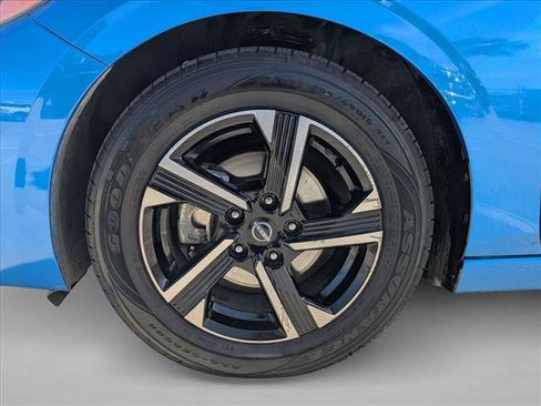 Used 2024 Nissan Sentra SV FWD image 23