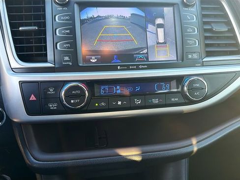 Used 2019 Toyota Highlander Limited image 34
