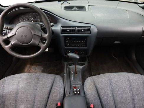 Used 2005 Chevrolet Cavalier Sedan w/ Preferred Equipment Group FWD image 21