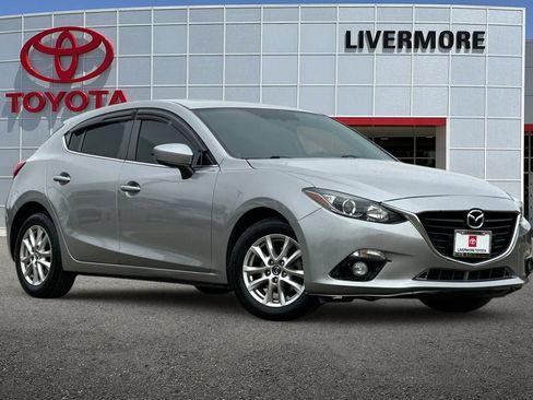 Used 2016 MAZDA MAZDA3 i Grand Touring FWD image 2