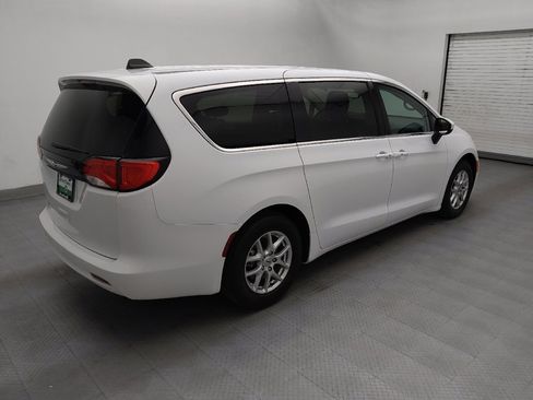 Used 2023 Chrysler Voyager LX FWD image 10