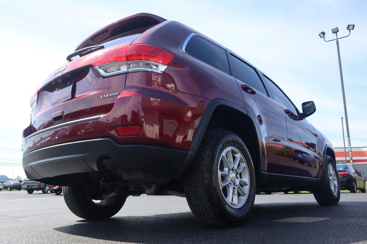 Used 2018 Jeep Grand Cherokee Laredo AWD/4WD image 18