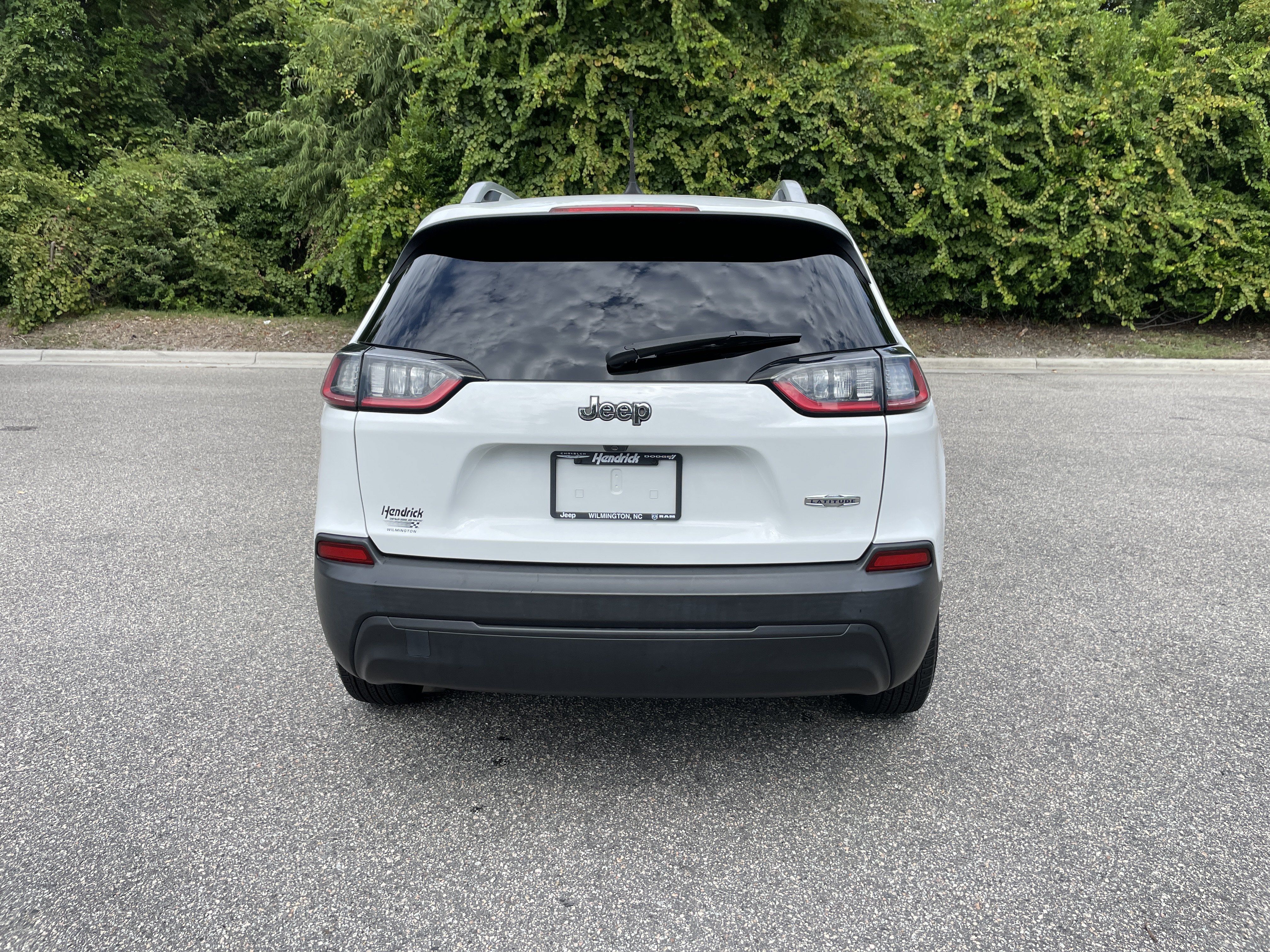 Used 2021 Jeep Cherokee Latitude FWD image 8