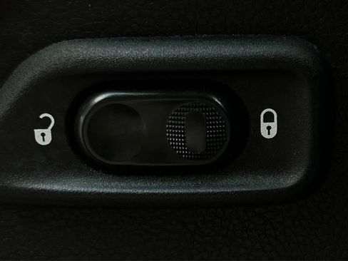 Used 2015 Jeep Wrangler Unlimited Sport w/ Quick Order Package 24S AWD/4WD image 42