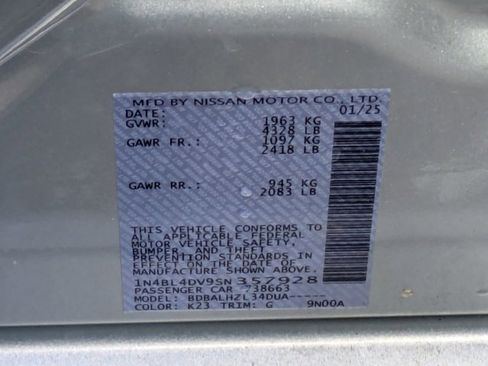 Used 2025 Nissan Altima 2.5 SV image 15