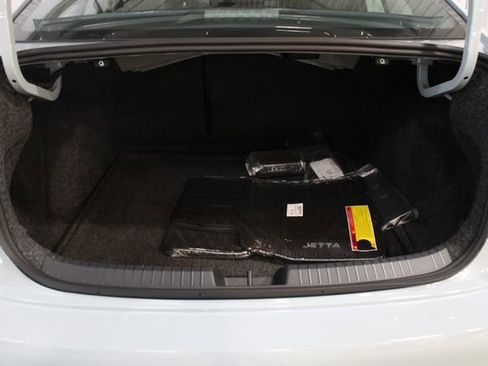 New 2026 Volkswagen Jetta SE image 30