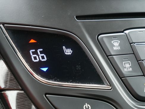Used 2017 Buick Regal FWD image 32