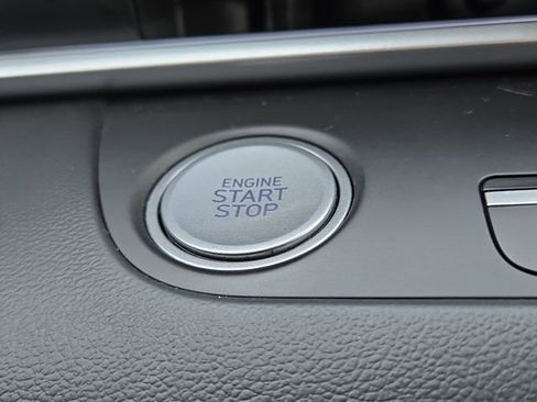 Certified 2024 Hyundai Elantra Limited image 10