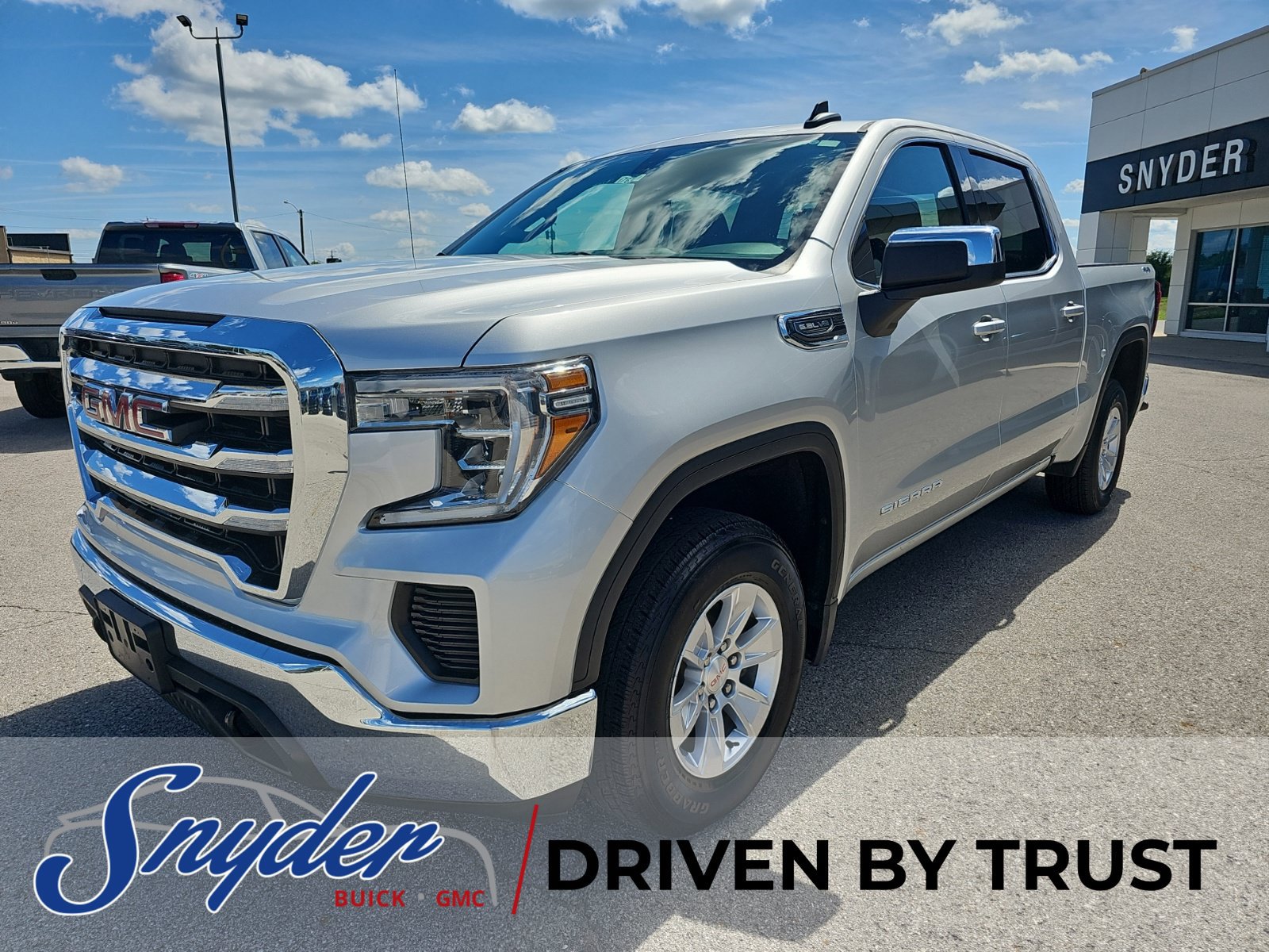 Used 2019 GMC Sierra 1500 SLE w/ SLE Value Package AWD/4WD image 3