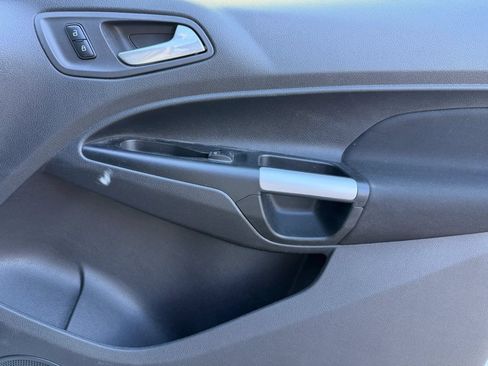 Used 2018 Ford Transit Connect XLT FWD image 8