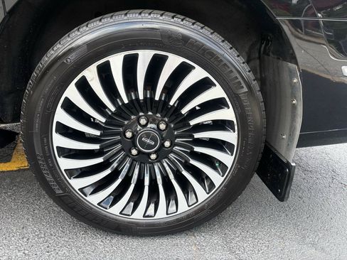 Used 2019 Lincoln Navigator L Black Label w/ Cargo Package AWD/4WD image 12