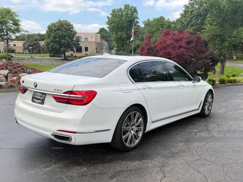 Used 2016 BMW 740i RWD image 4