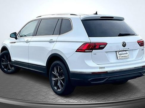 Used 2023 Volkswagen Tiguan SE AWD/4WD image 4