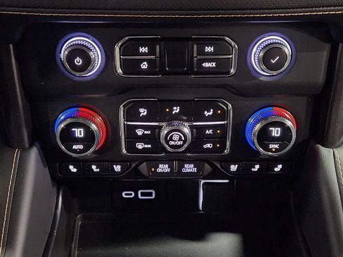 Used 2023 GMC Yukon XL AT4 image 39