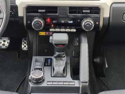 Used 2024 Toyota Tacoma TRD Sport w/ TRD Sport Upgrade Package image 10