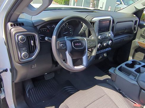 Used 2022 GMC Sierra 1500 SLE w/ Driver Alert Package I image 10