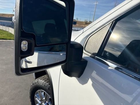 Used 2024 Chevrolet Silverado 3500 High Country w/ High Country Premium Package image 28