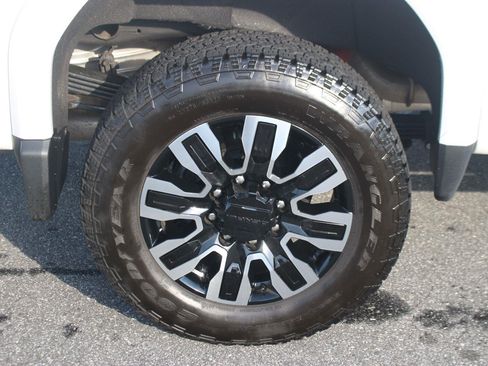 Used 2025 GMC Sierra 2500 Denali Ultimate AWD/4WD image 42