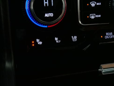 Used 2024 GMC Yukon Denali Ultimate image 27