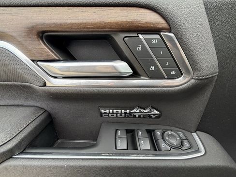 Used 2023 Chevrolet Silverado 1500 High Country image 14