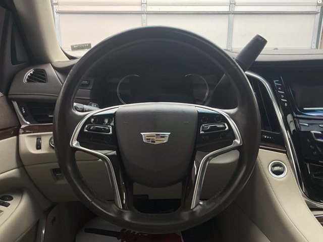 Used 2017 Cadillac Escalade Premium Luxury AWD/4WD image 10