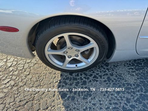 Used 2000 Chevrolet Corvette Convertible w/ Memory Pkg image 10