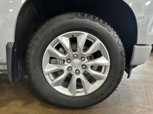 Used 2024 Chevrolet Silverado 1500 Custom AWD/4WD image 38